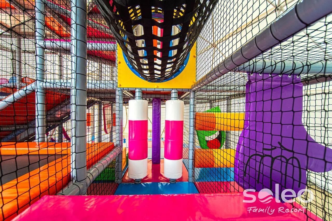 Soleo Family Resort - Domki 3 Min Od Morza - 3 Baseny, 4 Jacuzzi, Sauna, Animacje, Malpi Gaj, 3 Sale Zabaw, 4 Place Zabaw, 2 Restauracje רבאל מראה חיצוני תמונה