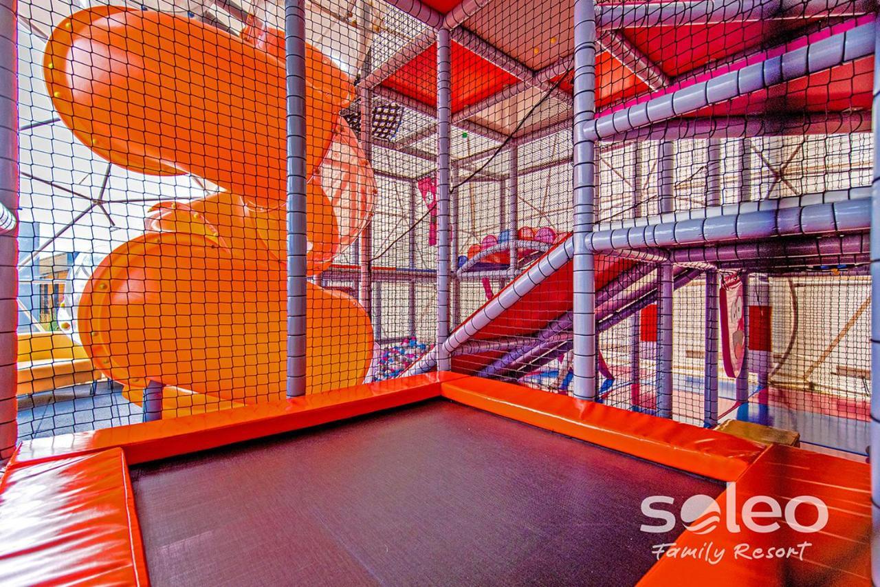 Soleo Family Resort - Domki 3 Min Od Morza - 3 Baseny, 4 Jacuzzi, Sauna, Animacje, Malpi Gaj, 3 Sale Zabaw, 4 Place Zabaw, 2 Restauracje רבאל מראה חיצוני תמונה