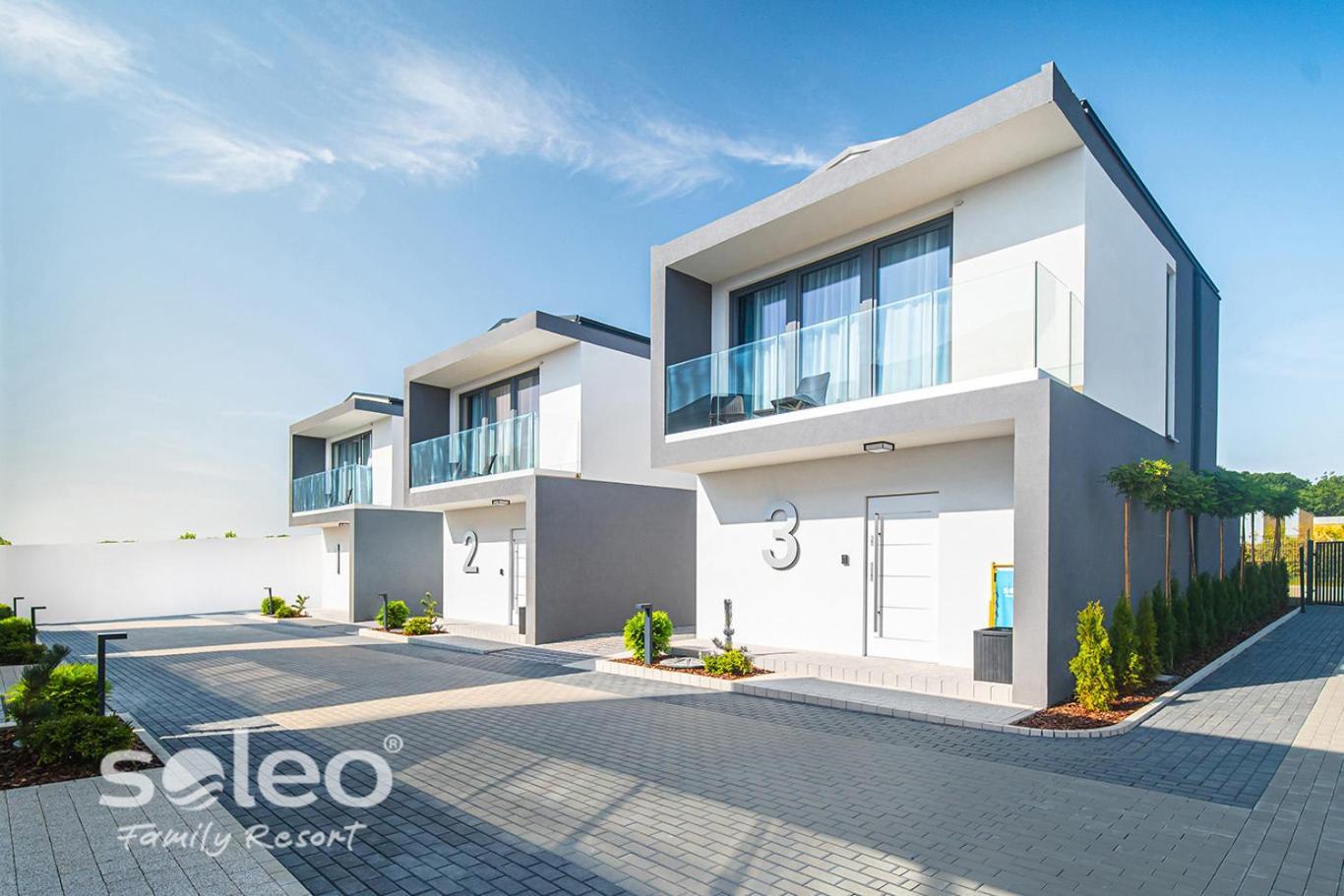 Soleo Family Resort - Domki 3 Min Od Morza - 3 Baseny, 4 Jacuzzi, Sauna, Animacje, Malpi Gaj, 3 Sale Zabaw, 4 Place Zabaw, 2 Restauracje רבאל מראה חיצוני תמונה